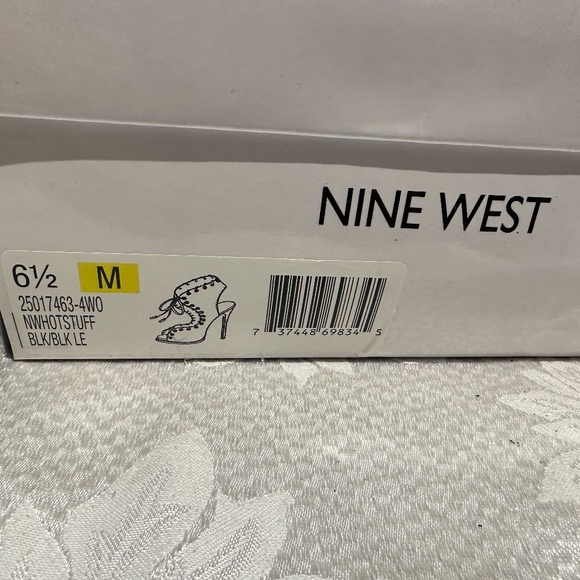 Nine West Leather Heel, Size 6.5, Black - Picture 5 of 13